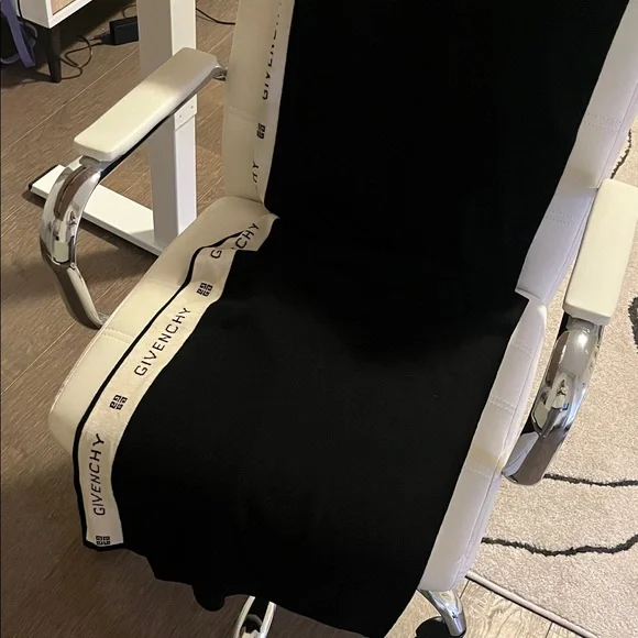 Givenchy Black Wool Scarf - Picture 3 of 4